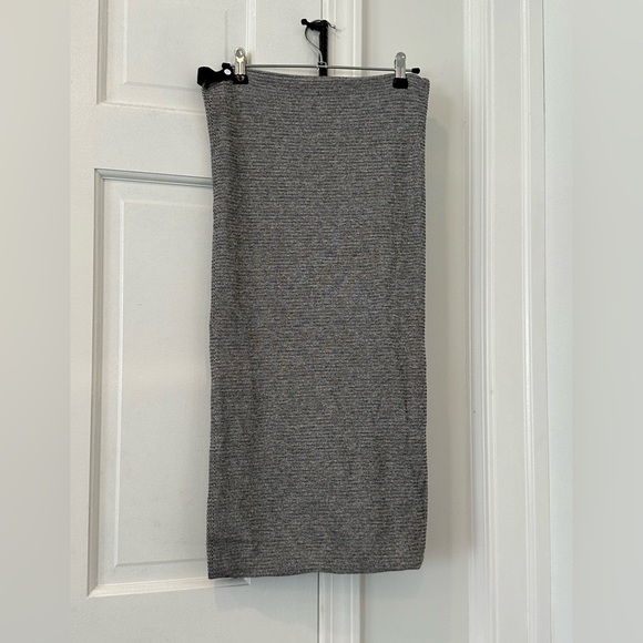 Lululemon infinity scarf - black and cream marled - Picture 1 of 1